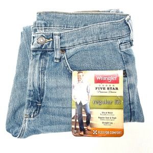 NWT Mens' Wrangler Regular Fit Straight Leg Jeans